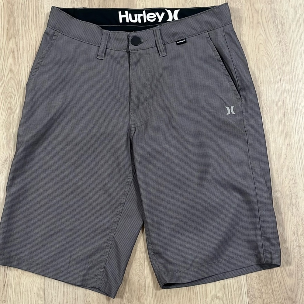 Hurley lightweight polyester shorts, men’s size 28